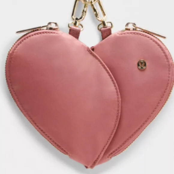 【lululemon】 Dual Pouch Wristlet Heart Lululemon Dual Pouch Wristlet Heart Review - YouTube